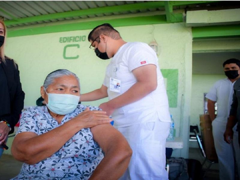 Informa Coahuila los avances de vacunaci&oacute;n de primeras y segundas dosis a mayores de 60