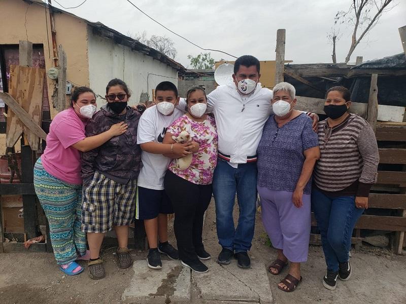 Lorenzo Menera lleva su propuesta de campa&ntilde;a a la colonia San Joaqu&iacute;n, promete combatir la desigualdad social