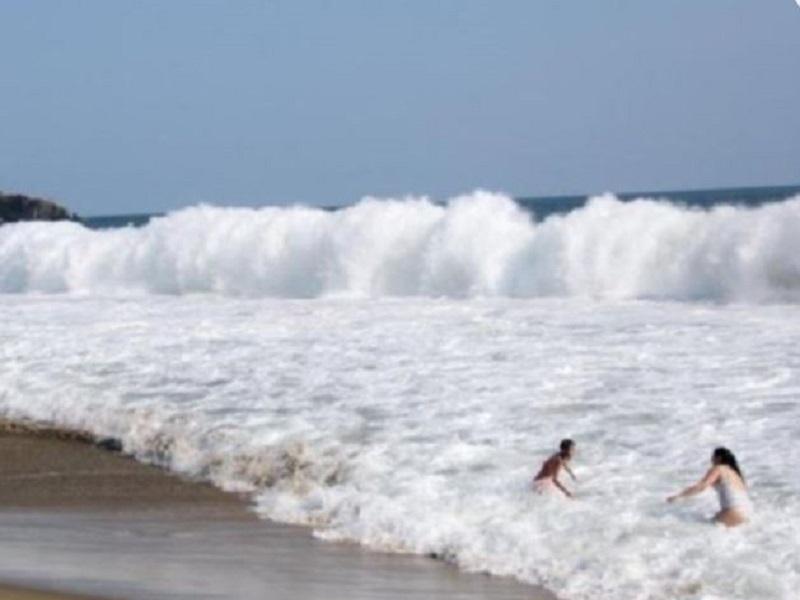 Muelles de Acapulco cierran por fuerte oleaje; reportan Mar de Fondo