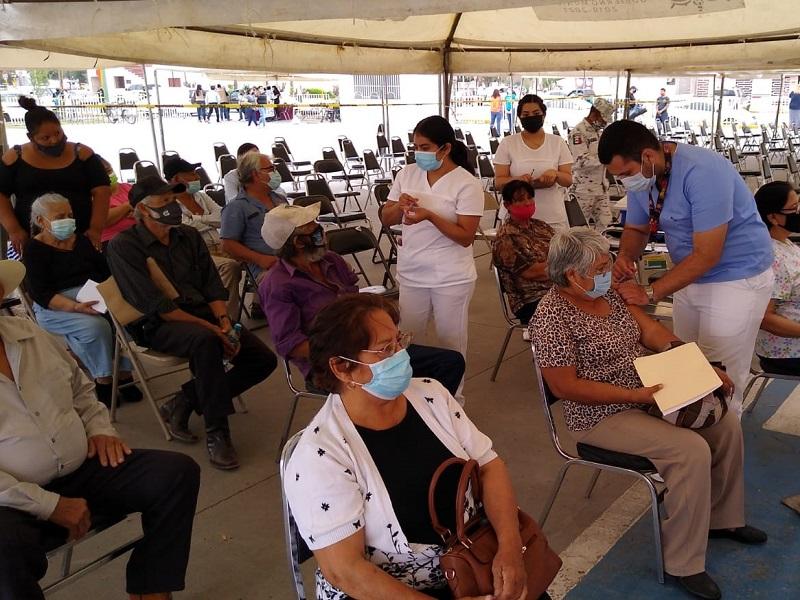 Mayores de 60 a&ntilde;os se manifiestan satisfechos y seguros tras recibir segunda dosis de la vacuna antiCovid