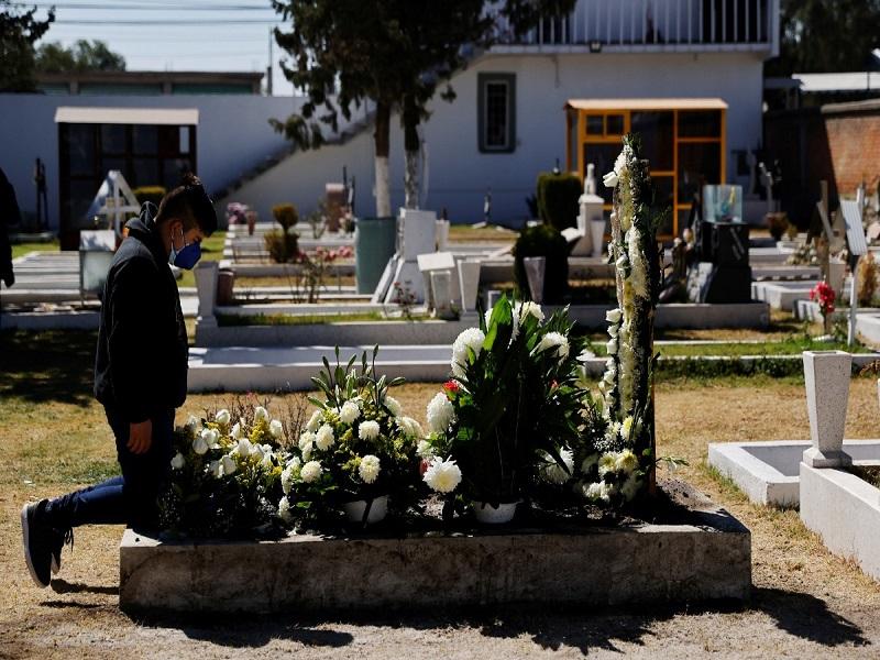 Muertos por COVID-19 en M&eacute;xico aumentan a 215 mil 918