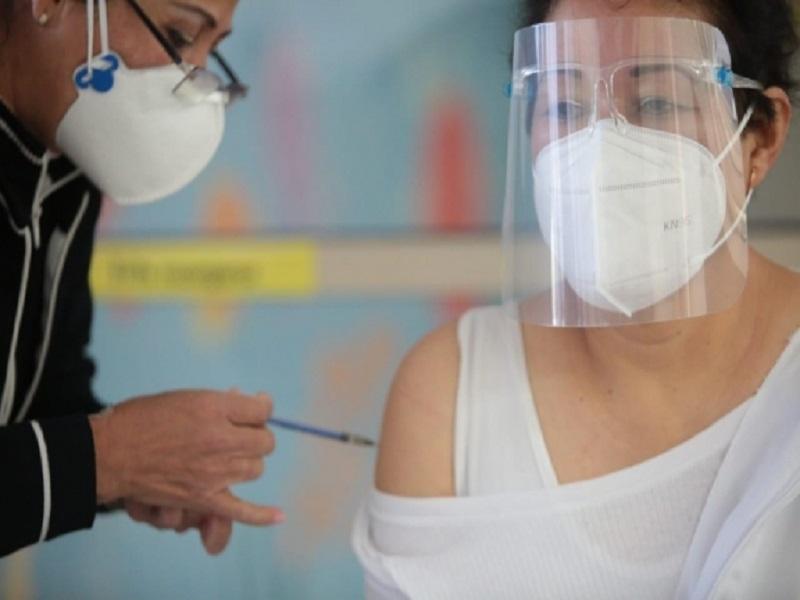 Avanza vacunaci&oacute;n antiCovid a adultos mayores en Coahuila