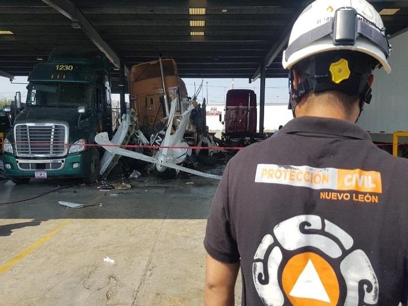 Al menos seis muertos tras desplome de avioneta sobre la carretera a Laredo en Nuevo Le&oacute;n