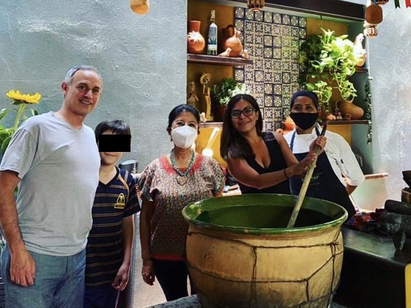 L&oacute;pez-Gatell descansa en Oaxaca tras estar con catarro com&uacute;n en ma&ntilde;anera de AMLO