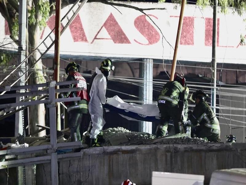 Entregan primer cuerpo tras desplome del Metro Olivos de la L&iacute;nea 12, es de un sexagenario que muri&oacute; aplastado