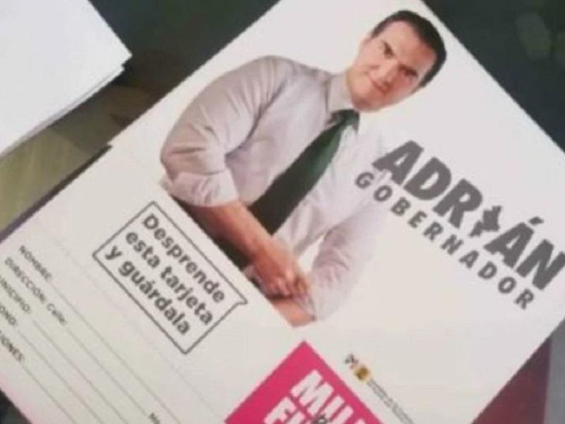 AMLO cuestiona en la mañanera tarjeta rosa de Adrián de la Garza, ofrece mil 800 pesos cada dos meses si votan por él