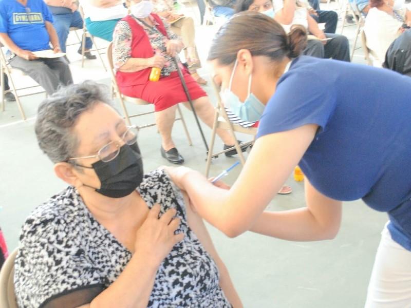 Concluye vacunaci&oacute;n contra el COVID-19 a mayores de 60 a&ntilde;os en Morelos