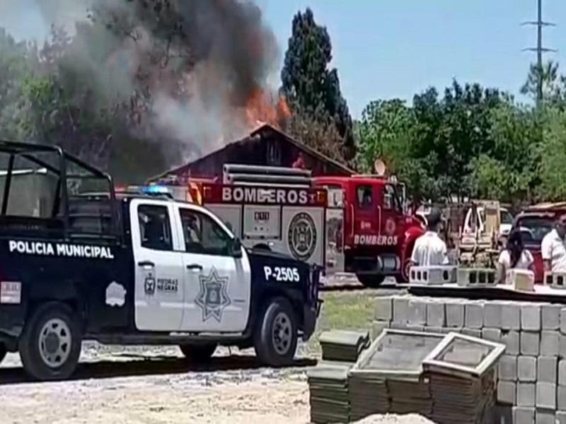 Corto circuito provoca incendio en domicilio en Piedras Negras (video)