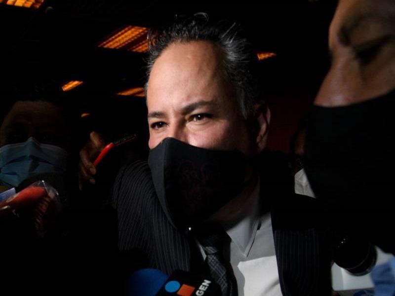 Santiago Nieto, titular de la Unidad de Inteligencia Financiera, da positivo a COVID-19