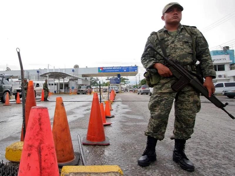 El Ejército está siendo sobrecargado de responsabilidades, dice Presidente del Congreso sobre militarización de Aduanas