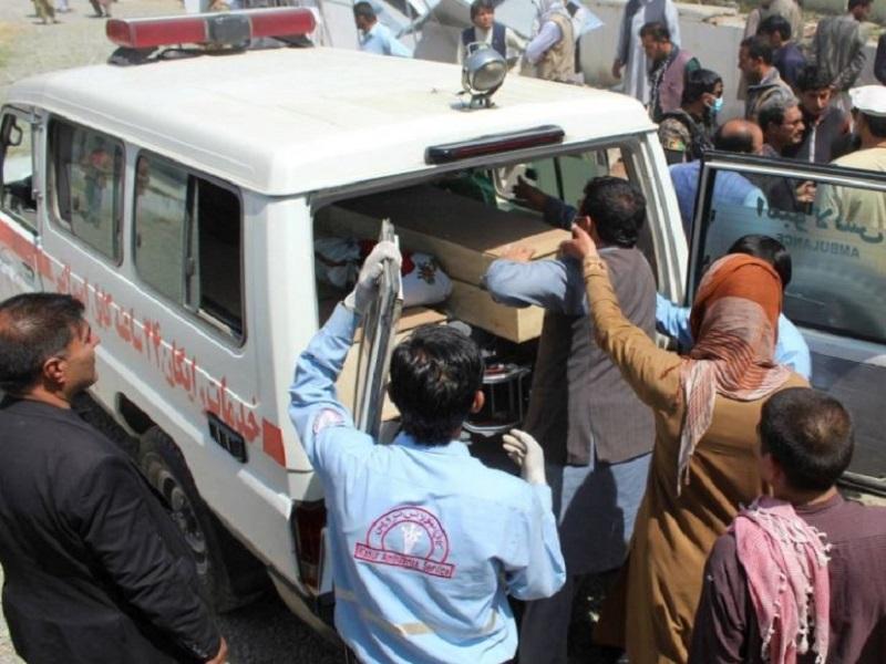 Explosiones en una escuela en kabul dejan al menos 40 muertos