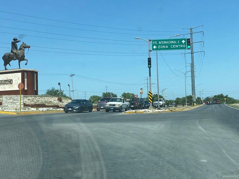 Filas de hasta cuatro horas para cruzar a Eagle Pass tras fin de semana de D&iacute;a de las Madres (video)