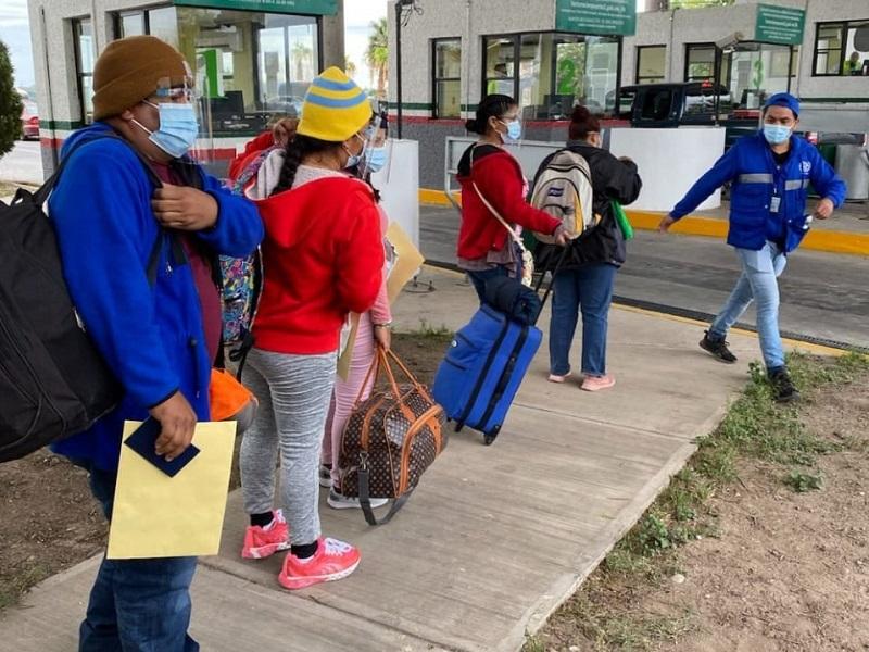 Contin&uacute;an cruzando a EU por Piedras Negras y Acu&ntilde;a los migrantes con proceso activo en el Programa de Protecci&oacute;n