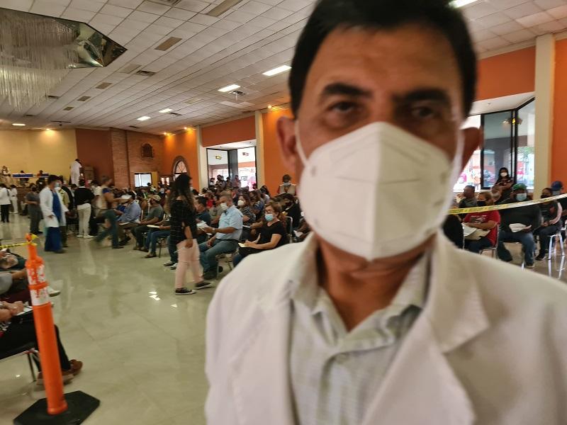 Dolor de cabeza, cansancio y molestia en el brazo, principales reacciones a la vacuna contra el COVID-19; piden no temer (video)