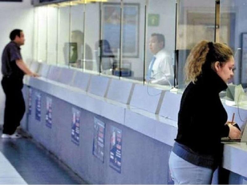 Cierran 867 sucursales de banco y cancelan otro mill&oacute;n de tarjetas