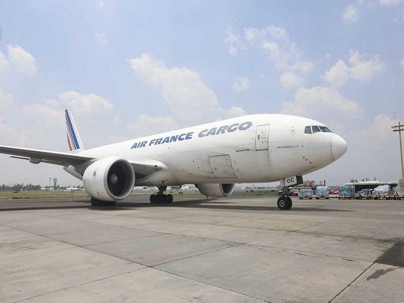 Llega a M&eacute;xico nuevo lote con 500 mil dosis antiCovid Sputnik V