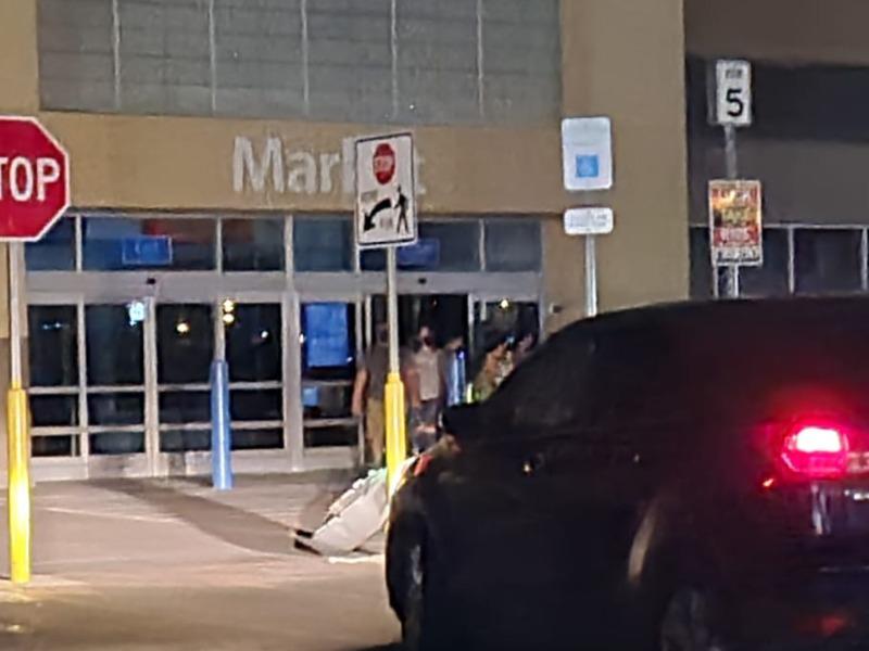 Fuertes vientos causaron apagones en Eagle Pass, la tienda Walmart se qued&oacute; a oscuras