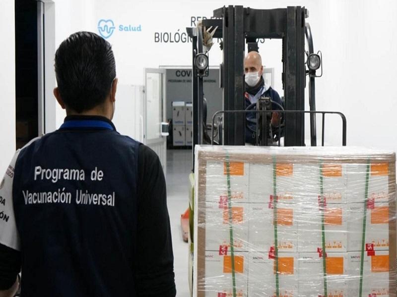 M&eacute;xico recibe nuevo lote de vacunas antiCovid de Sinovac y Pfizer/BioNTech, espera m&aacute;s de AstraZeneca