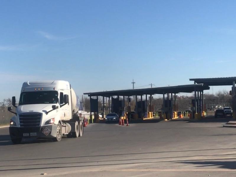 Tr&aacute;fico comercial cruzar&aacute; los domingos por la frontera de Eagle Pass y Piedras Negras, celebran logro Paul del Rinc&oacute;n y Claudio Bres