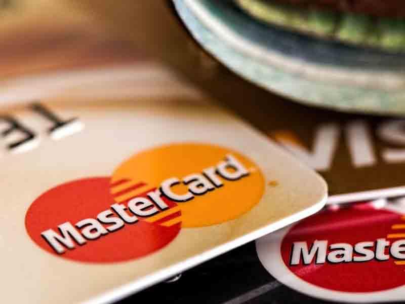 Hombre de Eagle Pass roba tarjeta de cr&eacute;dito de un auto y hace compras, fue detenido