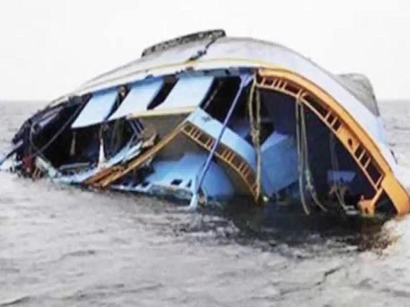 Desaparecen m&aacute;s de un centenar de pasajeros tras naufragio de barco en Nigeria