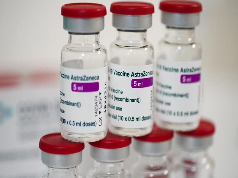 Descubren la raz&oacute;n detr&aacute;s de los trombos de la vacuna de AstraZeneca y c&oacute;mo solucionarlo