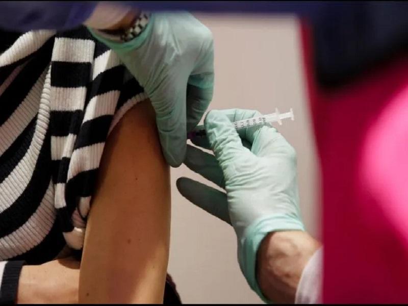 Aprueban vacuna Pfizer/BioNTech para adolescentes de 12 a 15 a&ntilde;os en la Uni&oacute;n Europea