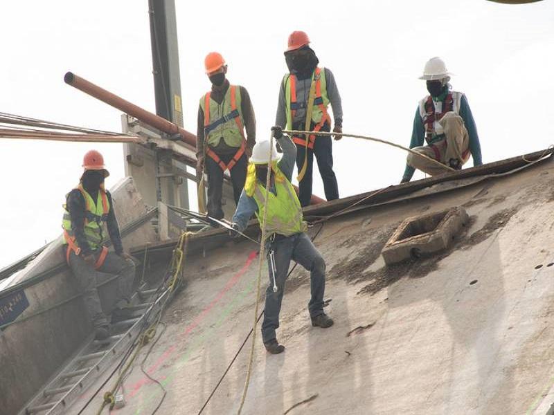 Colapsa losa de la L&iacute;nea 12 del Metro, hay tres trabajadores lesionados