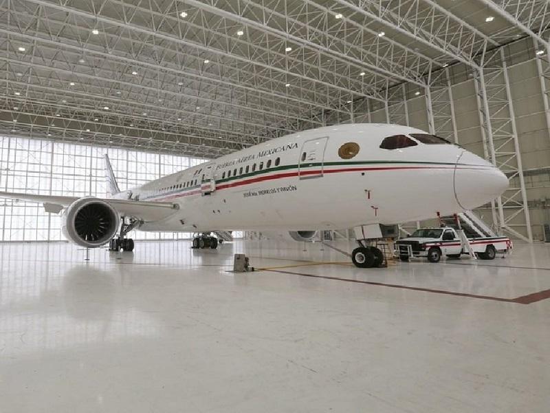 Avi&oacute;n presidencial regresa a California para mantenimiento, llevar&aacute; a atletas a Jap&oacute;n