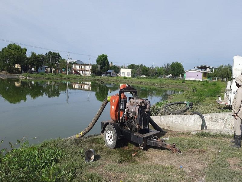 Para prevenir inundaciones, SIMAS desaloja el agua acumulada en el vaso captador de la colonia Lázaro Cárdenas 