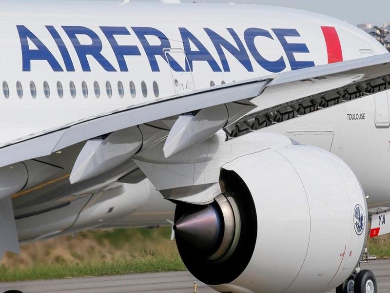 Aterriza avión de Air France en París tras amenaza de bomba