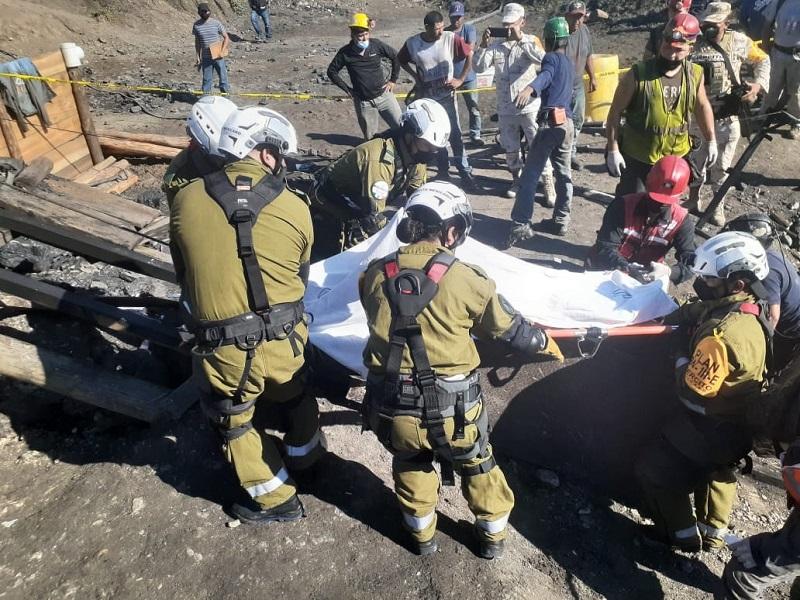 Localizan y recuperan cuerpo de uno de los siete mineros atrapados en mina de M&uacute;zquiz