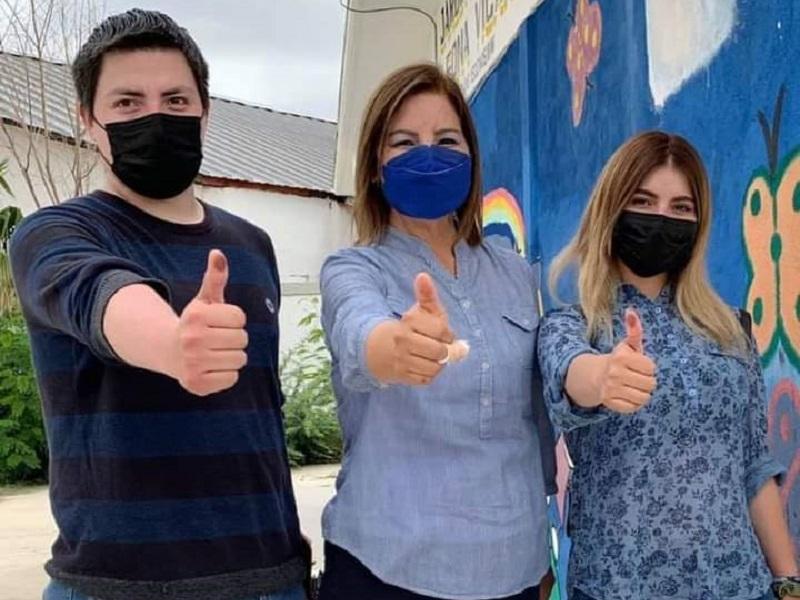 Acude a votar Mayt&eacute; Hern&aacute;ndez, candidata a la presidencia municipal de Piedras Negras