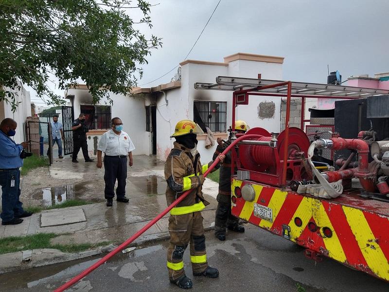 Corto circuito provoca incendio en domicilio de Piedras Negras, los daños fueron totales (video)