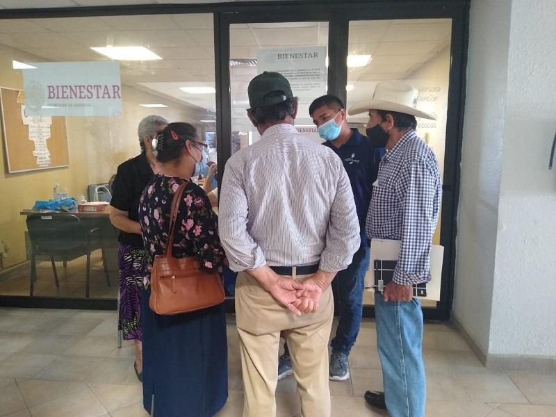 Personas que se inscriban al Programa 65 y m&aacute;s pueden nombrar a un auxiliar