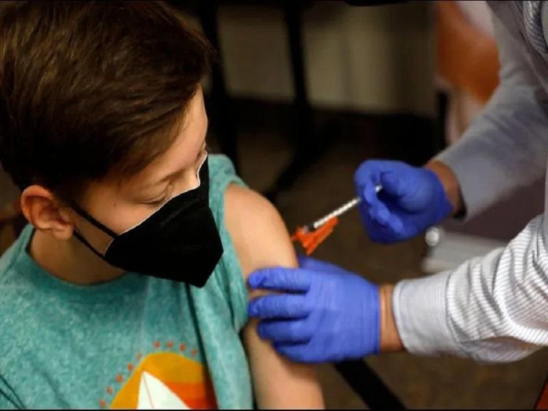 Brasil autoriza vacunar contra el COVID-19 a adolescentes mayores de 12 años 