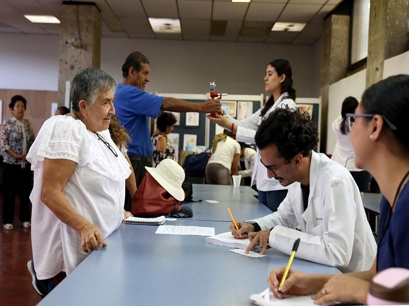 En julio reanudan pagos de 65 y M&aacute;s en Piedras Negras (video)