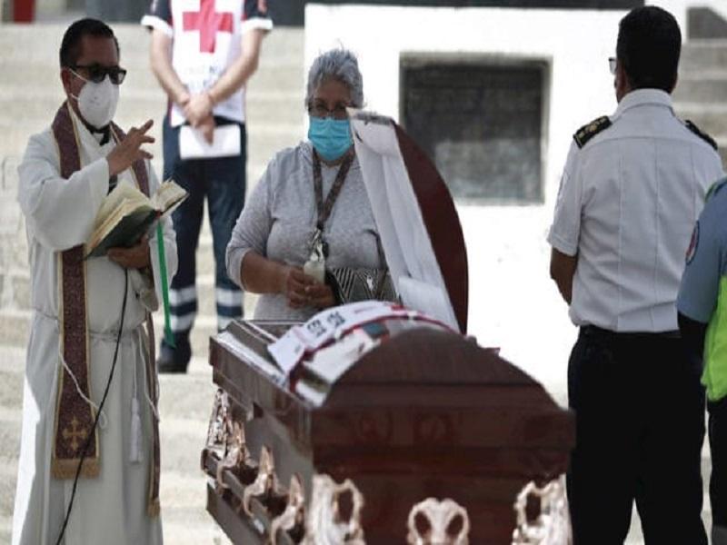 Aumentan a 230 mil 624 las muertes por COVID-19 en México