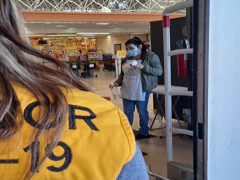 Inspectores vigilan que restaurantes y cines no sobrepasen aforo del 80% recientemente autorizado