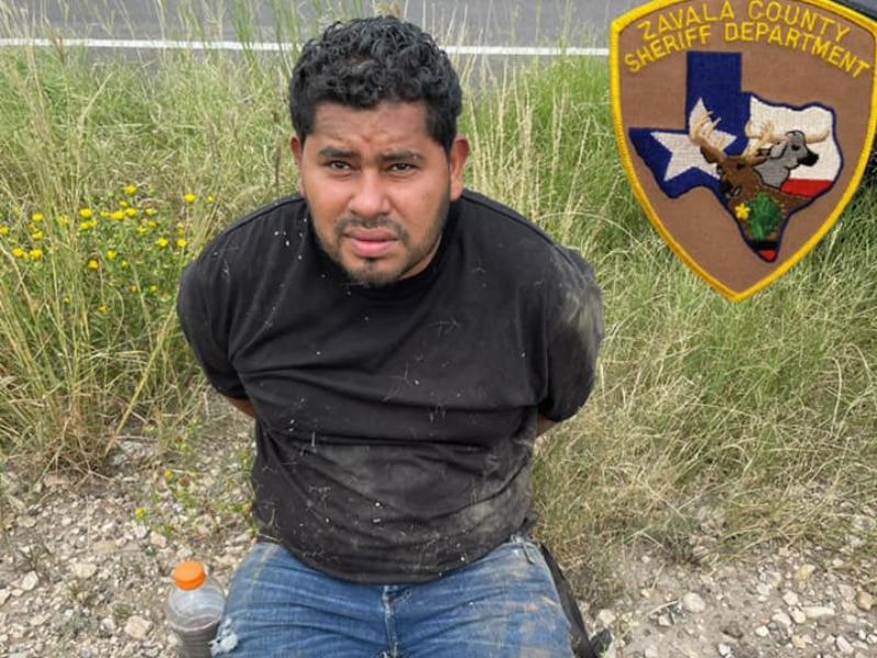 Traficante de Indocumentados protagonizó persecución en la carretera 83, fue detenido cerca de Uvalde