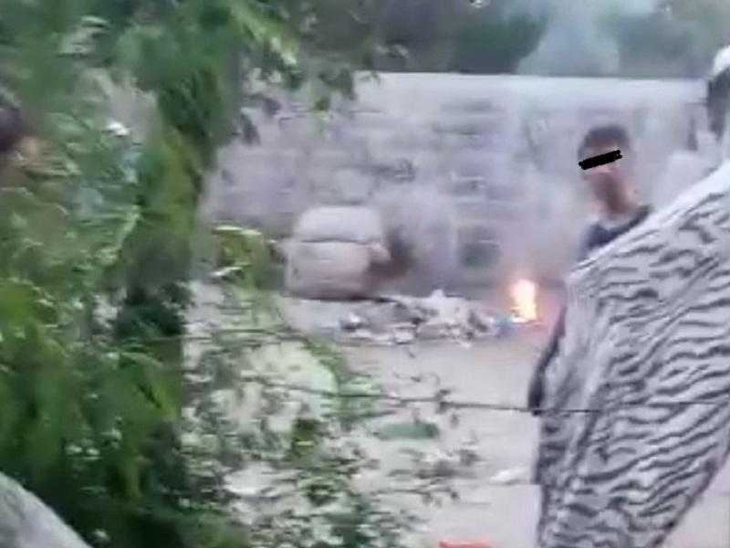 Vecinos exhiben en video a j&oacute;venes que a toda hora queman cobre presuntamente robado  (video)