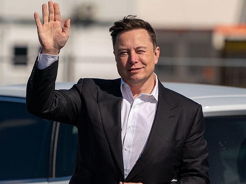 Elon Musk aterriza en M&eacute;xico, su empresa Starlink obtiene derechos de emisi&oacute;n de internet en el pa&iacute;s