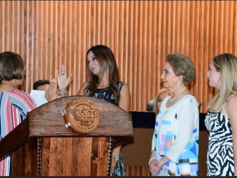 Tom&oacute; posesi&oacute;n al cargo M&oacute;nica Cruz, al Lugar 4 del Concilio de Eagle Pass