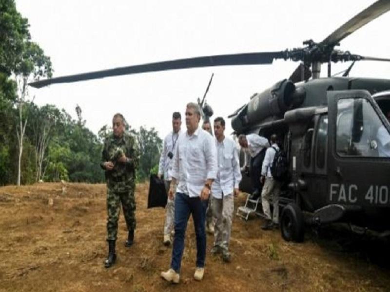 Atacan a tiros helic&oacute;ptero en el que viajaba el presidente de Colombia, Iv&aacute;n Duque; &eacute;l y los dem&aacute;s ocupantes resultaron ilesos (video)