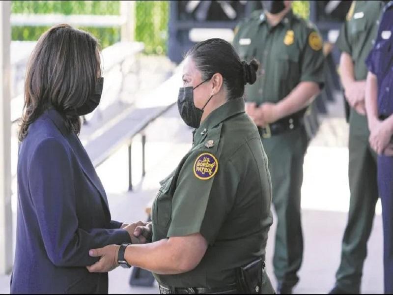 Promete Kamala Harris un sistema migratorio m&aacute;s humano 
