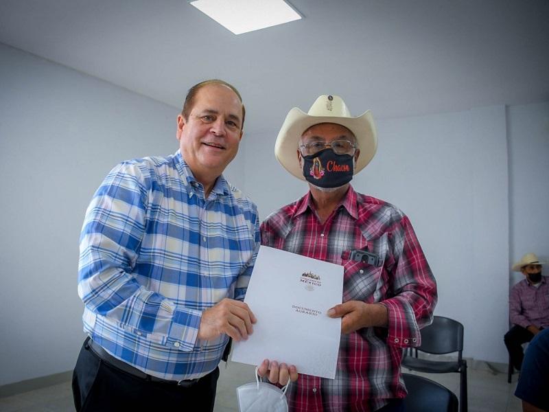 Ejidatarios de Piedras Negras reciben t&iacute;tulos parcelarios de manos del alcalde CBG, la Procuradur&iacute;a Agraria y el Registro Agrario Nacional 