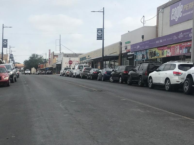 Se agrava situaci&oacute;n de tiendas del centro de Eagle Pass ante ausencia de compradores mexicanos (video)