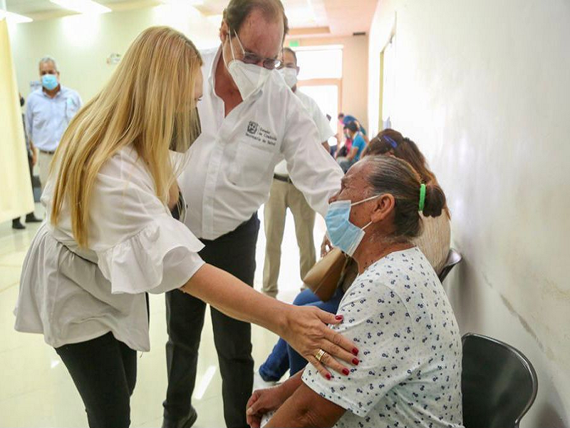 Supervisa Marcela Gorg&oacute;n jornada estatal de cataratas del programa Cambiando Vidas