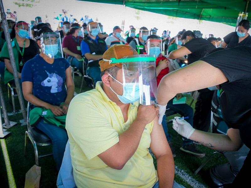 Avanza vacunación antiCovid en trabajadores de la Industria Maquiladora de Piedras Negras, este miércoles se vacunaron mil 297