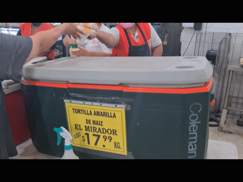 Tambi&eacute;n en centros comerciales de Piedras Negras aument&oacute; el precio de la tortilla 